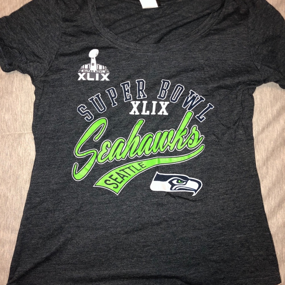 Women’s NFL Large grey Seahawks Shirt